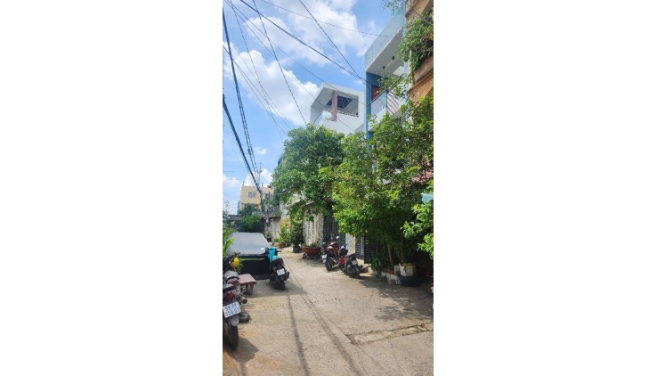 Mặt tiền hẻm 28 Dương Bá Trạc 4x20 3 tầng đúc chỉ 10 tỷ 5